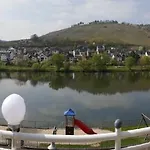 Haus Brandenburg An Der Mosel 아파트