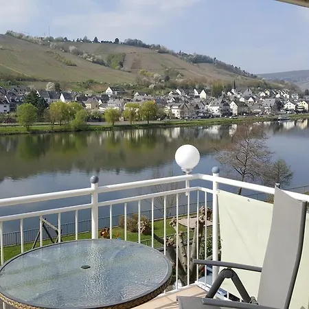 Haus Brandenburg An Der Mosel Apartamento